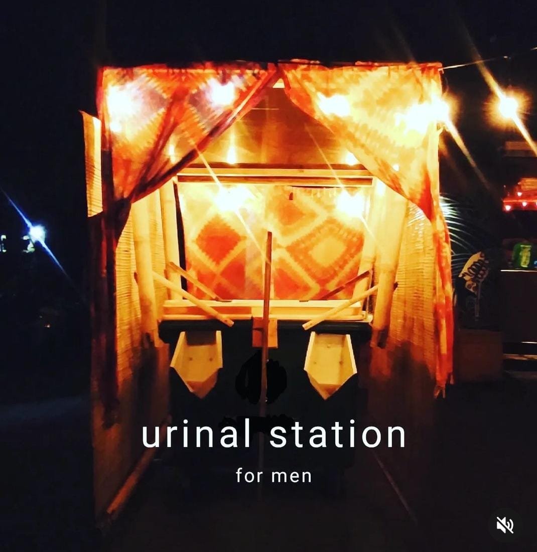 Urinal Station